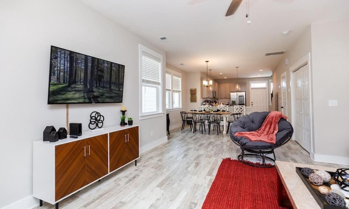 North Charleston House | Creekside Bungalow - 4 mi to downtown Charleston
