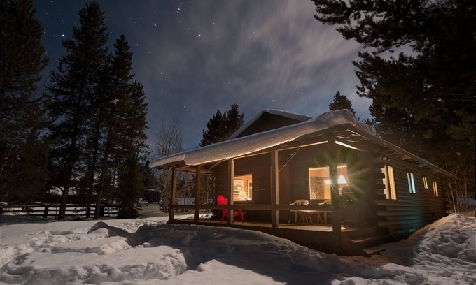 Ketchum Cabin | Creekside Cabin in the Heart of the Sawtooth Mountains