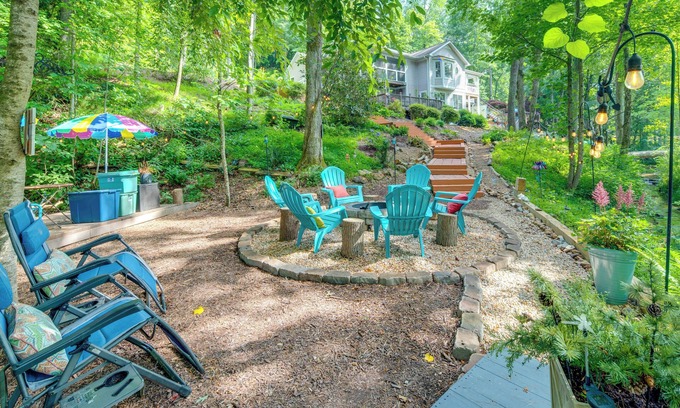 Hendersonville Apartment | Creekside Hendersonville Haven: Hot Tub & Fire Pit