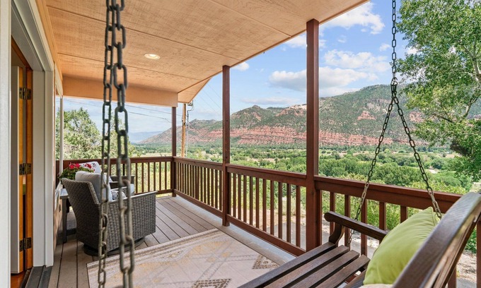 Durango Cottage | Creekside Retreat, Pet Friendly, A/C, Incredible Views, Close to town!
