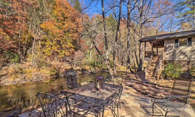 Mars Hill House | Creekside Retreat w/Deck, 18 Miles to Wolf Ridge