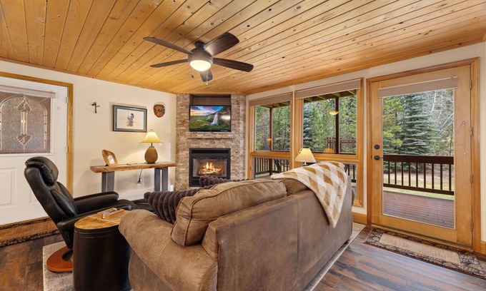 Fall River Estates Condo | Creekside Suite 06 River View!