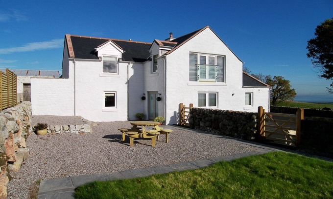 Sandyhills Cottage | Criffel Glen - a house that sleeps 6 guests in 3 bedrooms
