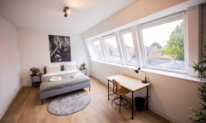 De Bilt Apartment | Crispy 3 Bedroom Serviced Apartment 117m2 -ESS38C-