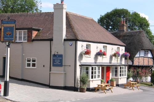 Penwood Hotel | Crown and Anchor