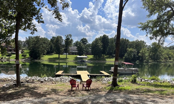 Horseshoe Bend House | Crown Lake Retreat, Beautiful Lakefront Home