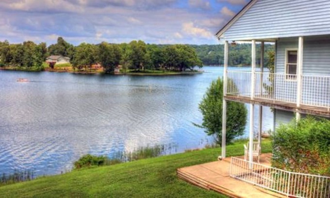 Horseshoe Bend Condo | Crown Point Resort, Arkansas tranquil 1 bedroom