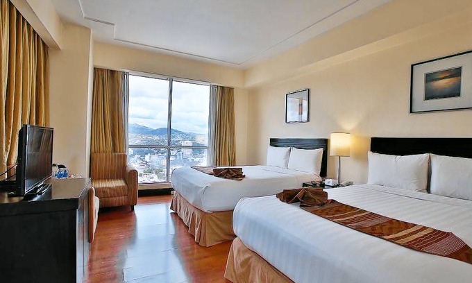 Santa Cruz Hotel | Crown Regency Hotel and Towers Cebu