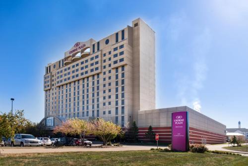 Springfield Hotel | Crowne Plaza Springfield Convention Center by IHG