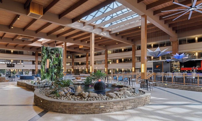 Montebello Hotel | Crowne Plaza Suffern - Mahwah by IHG