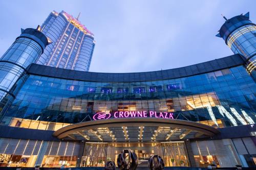 Luqiao District Hotel | Crowne Plaza Taizhou by IHG