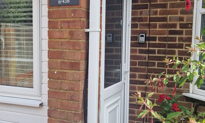 Netley Apartment | Cruise, Relax, Explore. 2BR Free parking Close to cruise port & attractions