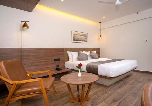 Vadakara Hotel | Crystal Suites