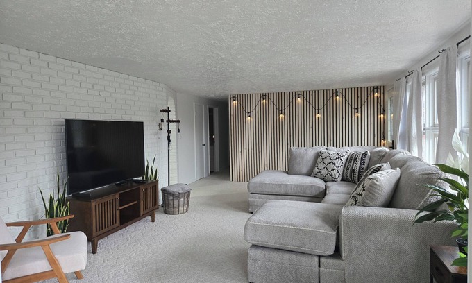 Berlin House | Crystal Wave Retreat, Berlin OhionHot tub and pool
