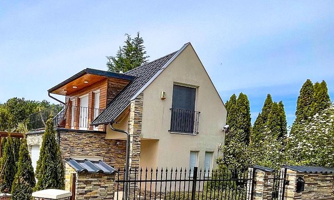 Balatonakarattya Villa | Csittényhegy Villa