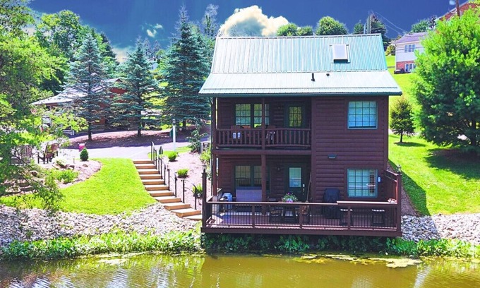 Millersburg Cabin | Cubby's Cove at Water's Edge Cabins