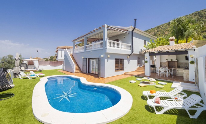 Coin Villa | Cubo's Villa Gabriela/Free Wifi/Private Pool/jacuzzi