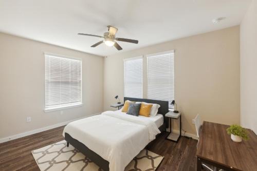 Southeast Houston Apartment | Cullen 4202 I New Construction 2bd Apt I Gated