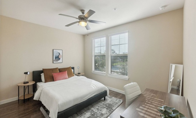 Southeast Houston Apartment | Cullen 8206 I New Construction Bd Apt I Gated