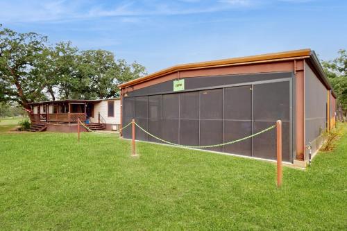Ledbetter Hotel | Cupid - Reindeer Ranch at Round Top