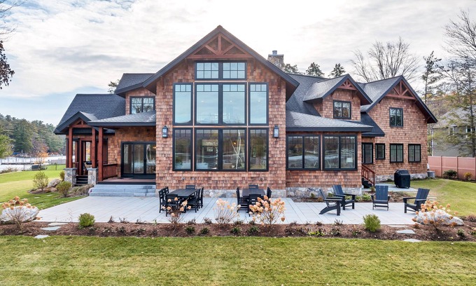 Moultonborough House | Custom built Adirondack style home sleeps 16 in 6 bedrooms