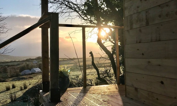 Inch Island Cabin | Custom Cabin with Forest & Ocean Views on an Island with Pub - NO FERRY NEEDED