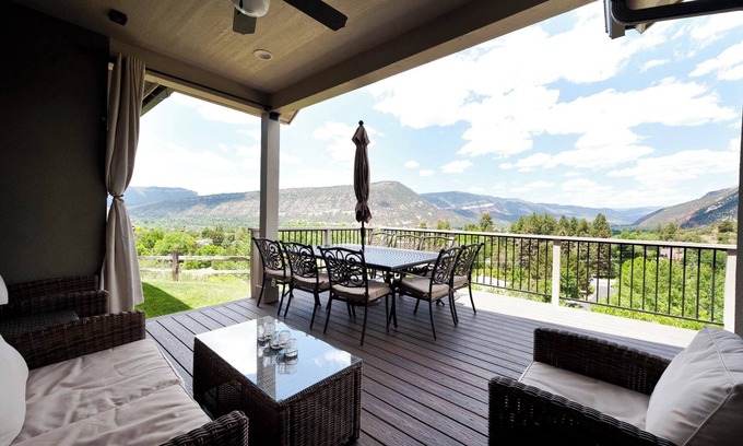 Durango House | Custom Home - Amazing Views/Huge Deck - 3 miles to downtown - AC/Hot Tub