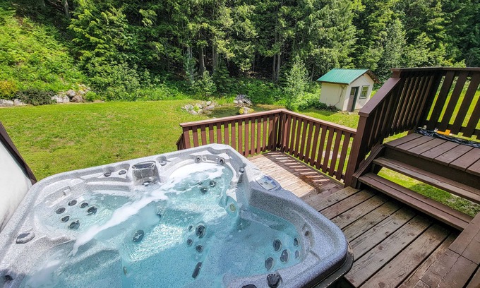Crescent Valley House | Custom Timber Frame Home with Hot Tub