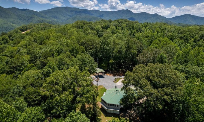 Cherokee Cabin | Customer Appreciation Year! See Discount information in Ad