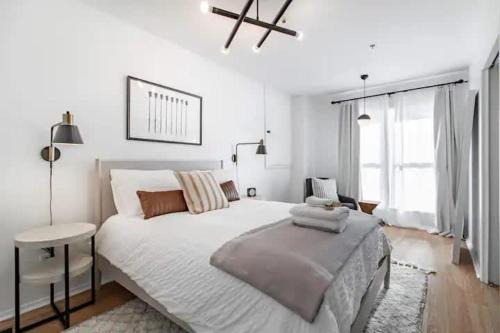 The Flats Apartment | Cute 1Bed Loft at The Foundry - Steps to Riverside