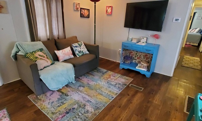 West Monroe House | Cute 2br/1ba close to everything