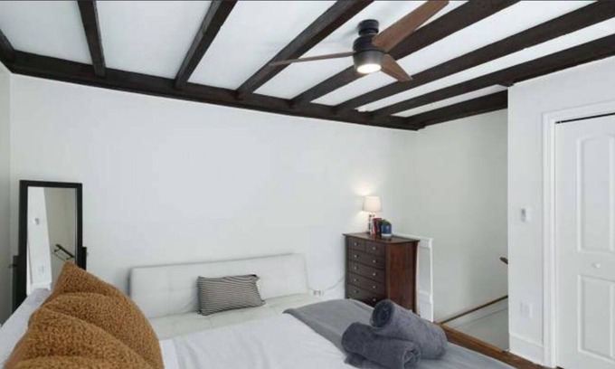 Manayunk Apartment | Cute and Cozy Conveniently located One bedroom Apt