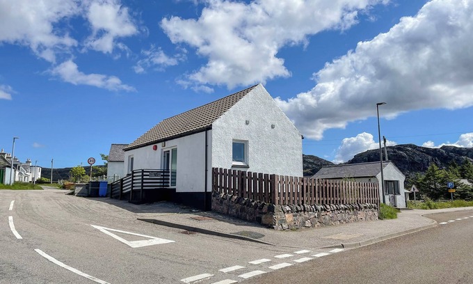 Badcall Cottage | Cute, comfy bolthole in an amazing spot to explore from.