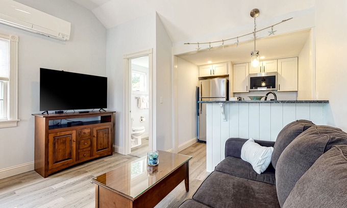 Wells Cottage | Cute In-Town Cottage 1 Mile from the Beach w/Porch, WiFi & Shared Pool/Hot Tub