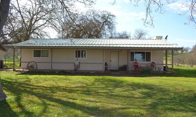 Creston House | Cute Ranch Home in Wine Country