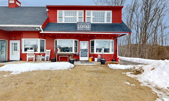 Pittsfield Apartment | Cute studio convenient to town, lakes and mountains with partial AC