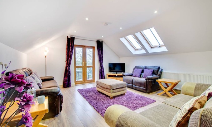 Cross Inn House | Cwm Hyfryd