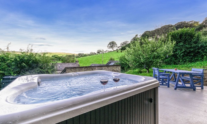 St George House | Cwt Bach - One Bedroom House, Sleeps 2
