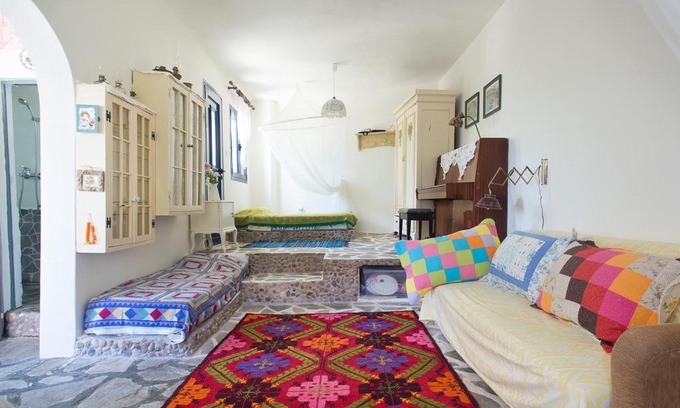 Ormos Agiou Ioannou Apartment | Cycladic Art House