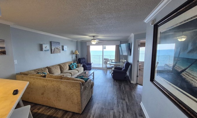 Ormond Beach Manors Condo | Cyndie's oceanfront 1st floor condo