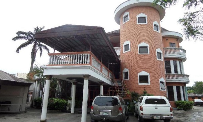 Apapa Cabin | Cynergy Suites Apapa - Royal