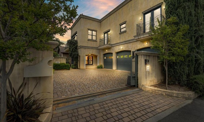 Healdsburg House | Cypress House & Studio, Walk to Healdsburg Plaza home