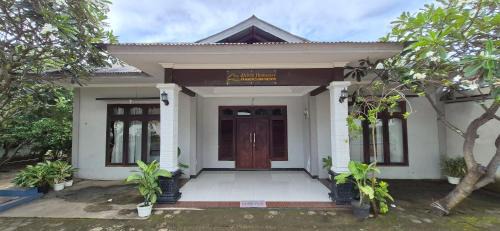 Labuan Bajo House | d'Alvin Homestay