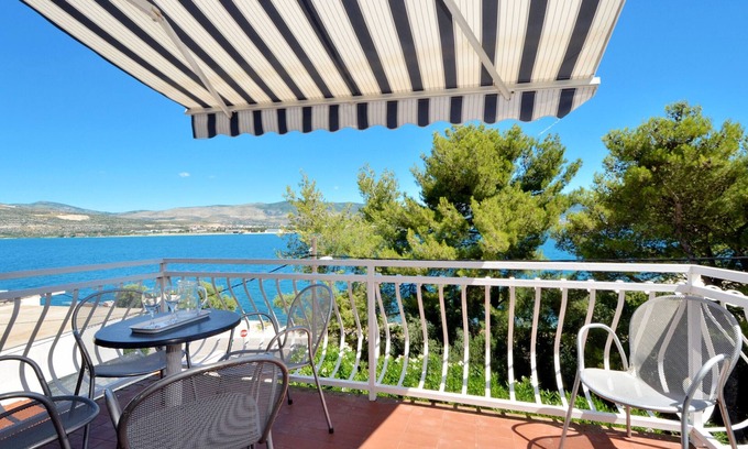 Arbanija Apartment | D large apt with big terrace, next to the beach