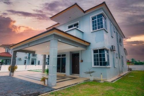 Alor Setar Villa | D'Villa DAHAR Homestay