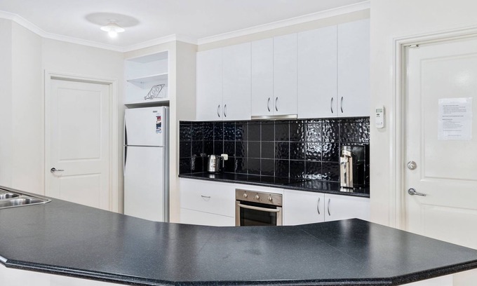 Bundalong House | D3 Ski Ranch. 5-bedroom waterfront home and private jetty.