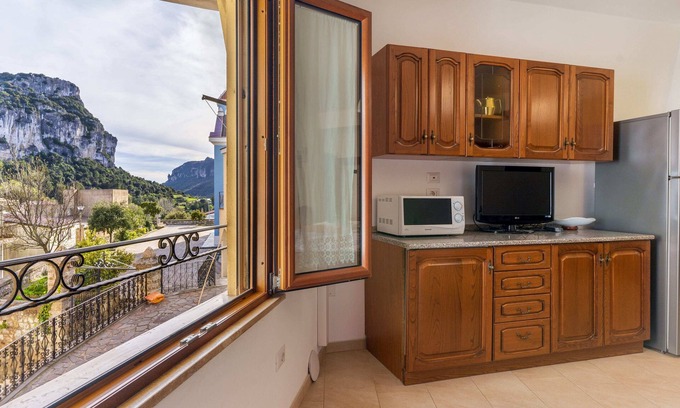 Ulassai Apartment | da Zia Vittoria - Two Bedroom Apartment, Sleeps 4