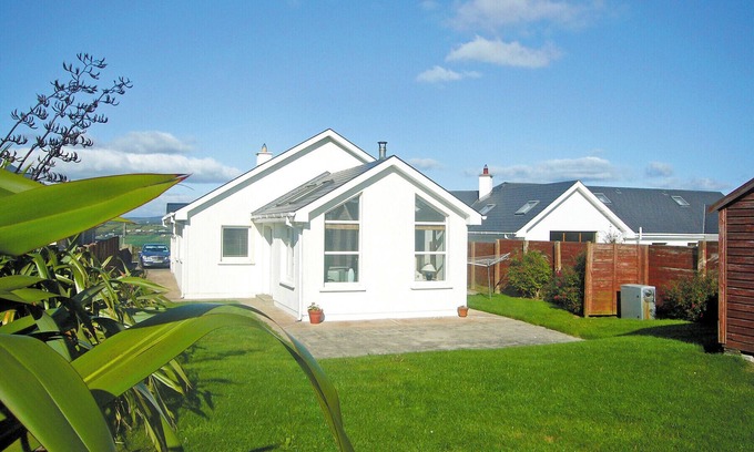 Ardmore House | Dacha Holiday Home