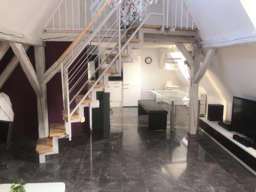 Kenzingen Apartment | Dachgeschosswohnung-15min vom Europa Park entfernt