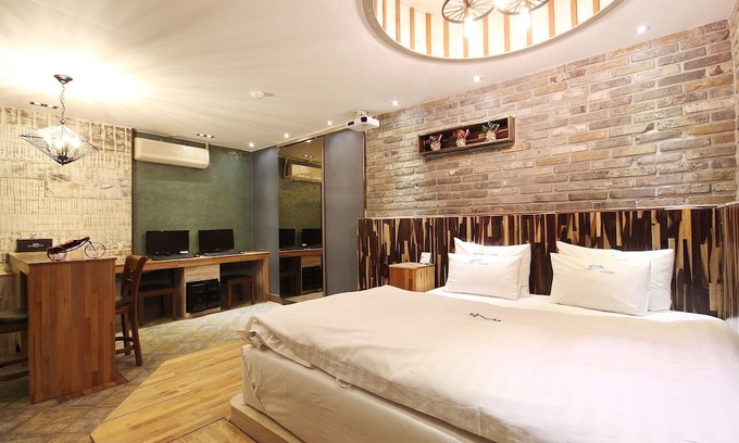 Sindang-dong Hotel | Daegu Seongseo Sometime